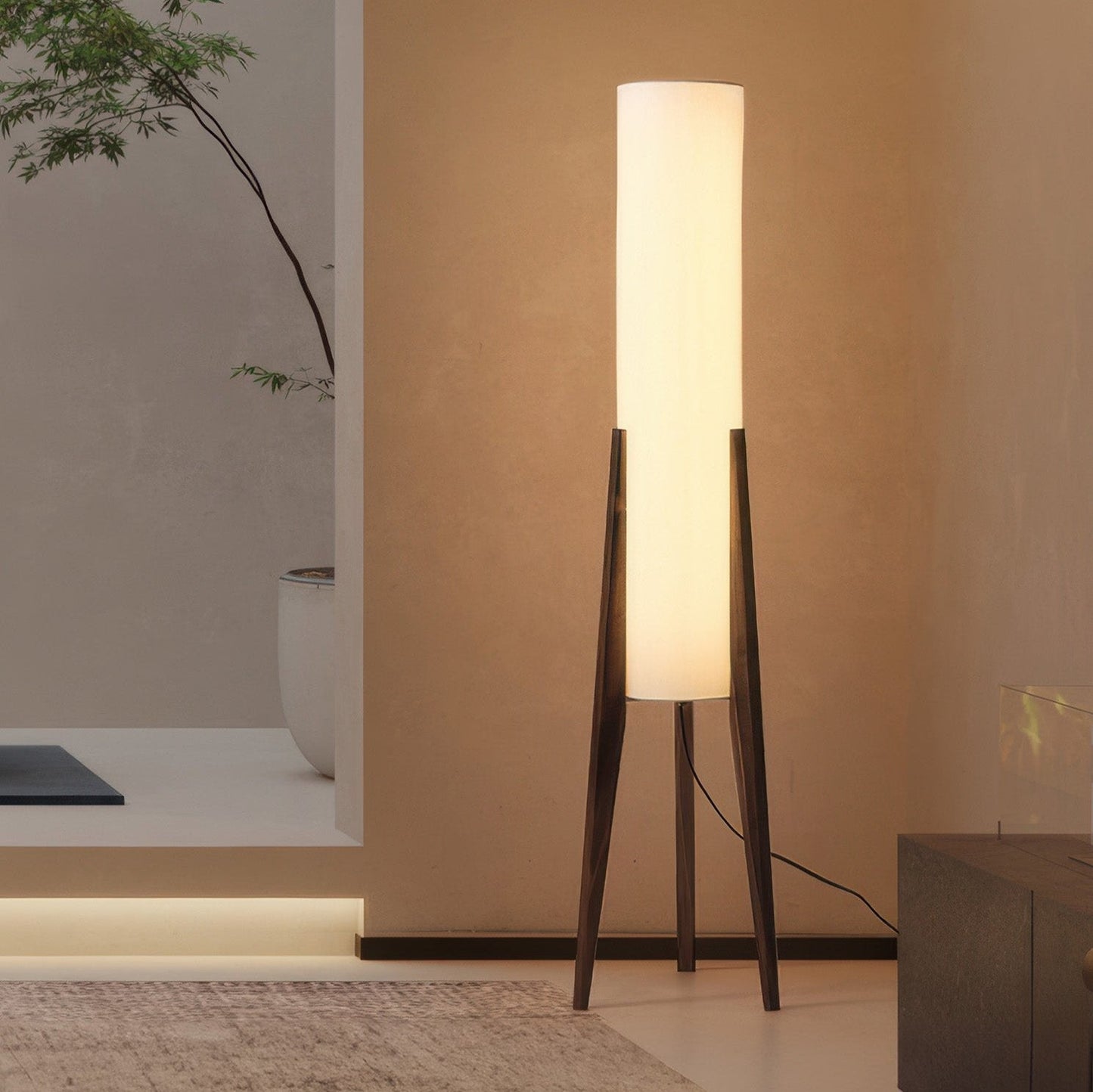WoodGleam – Standlampe aus edlem Walnussholz mit Struktur