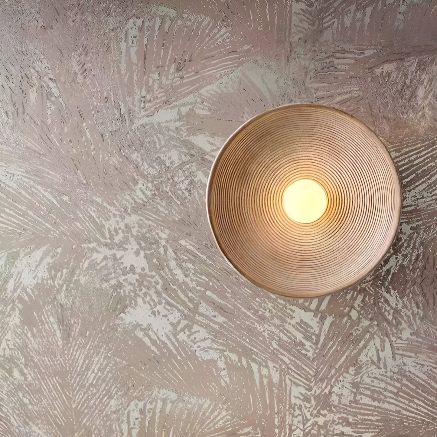 Haru – Dekorative Nachttisch-Wandlampe