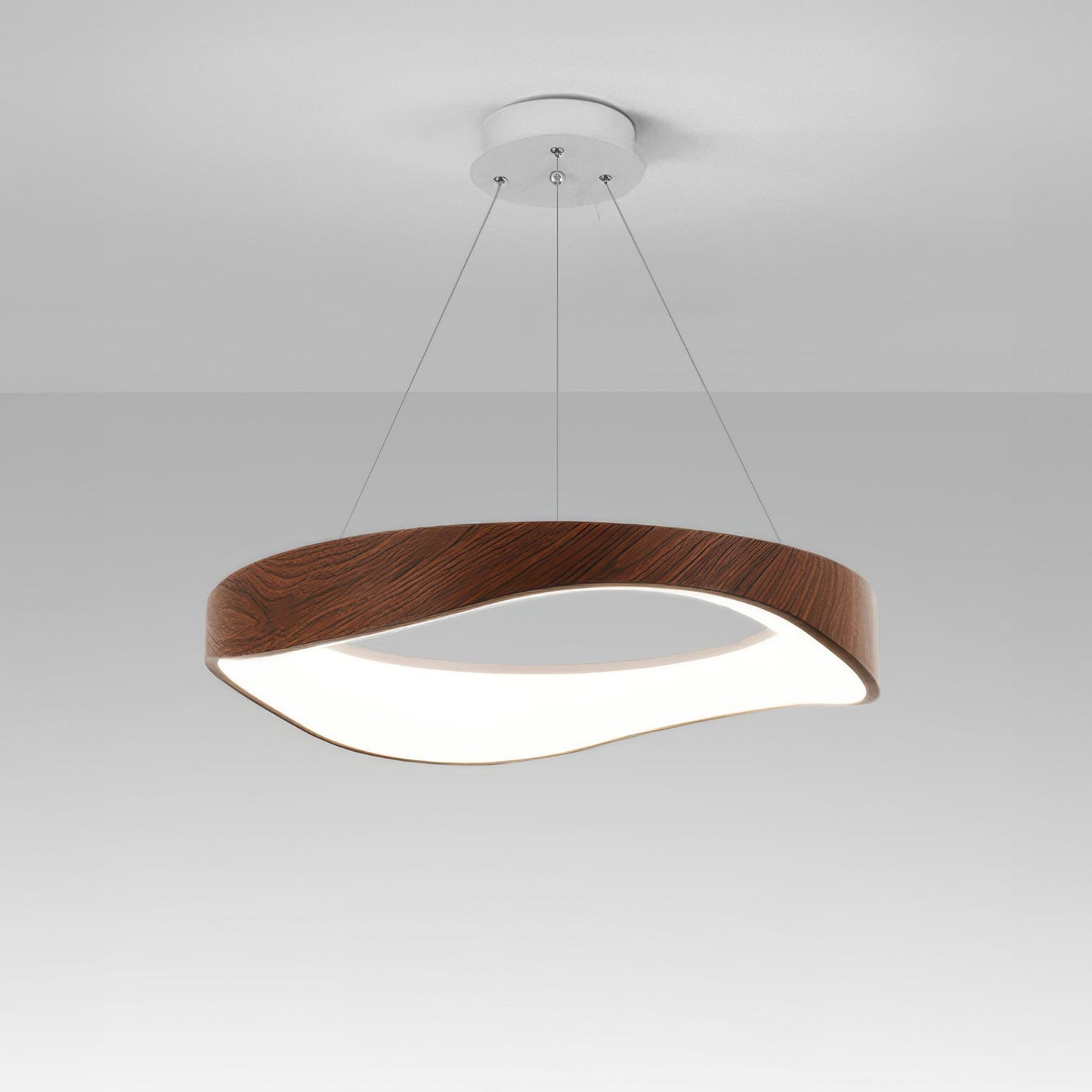 Alvara – Nordischer Holzoptik-Kronleuchter