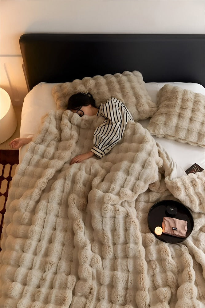 Hana – Flauschige Bubble-Velvet-Decke