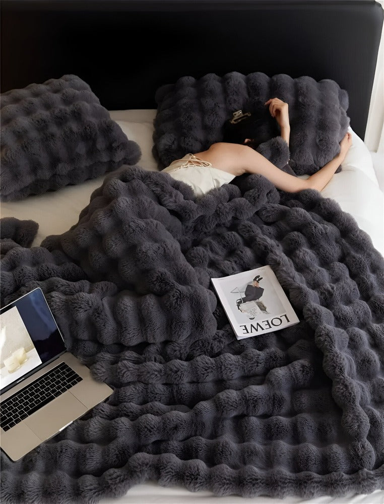 Hana – Flauschige Bubble-Velvet-Decke
