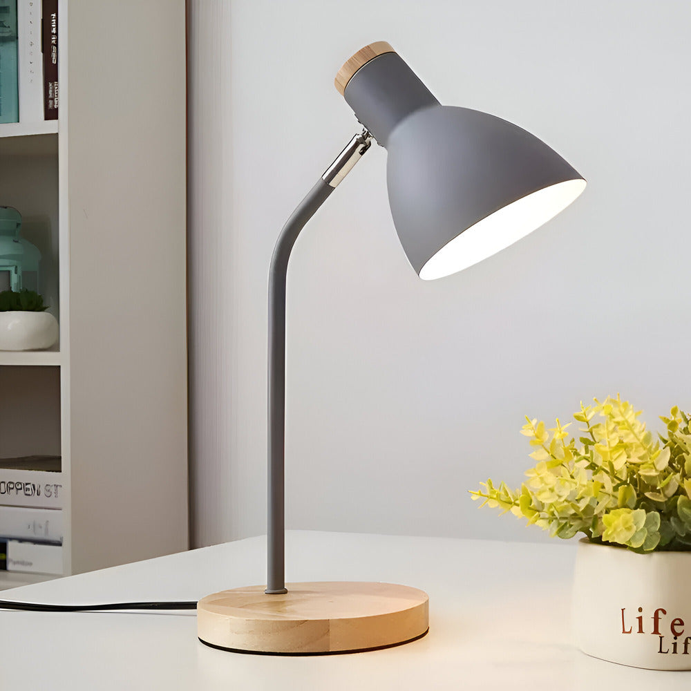 Mika – Schlichte Holz-Tischlampe