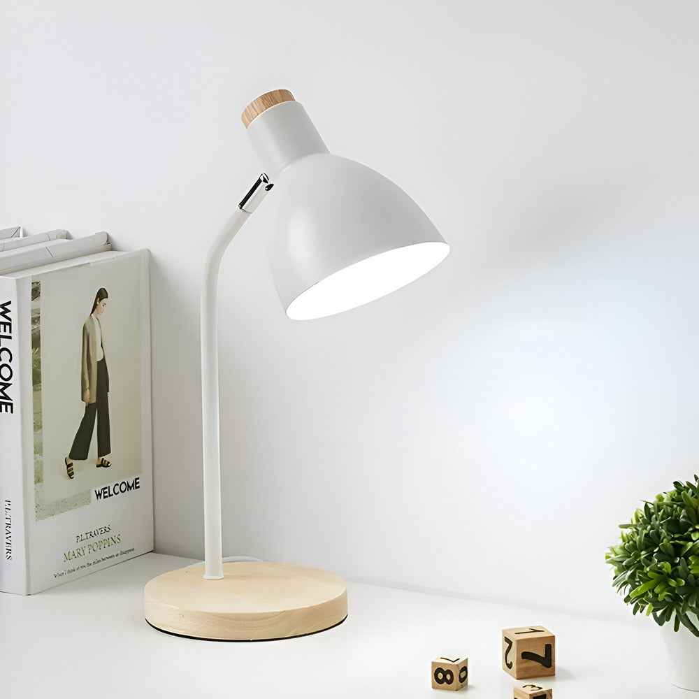 Mika – Schlichte Holz-Tischlampe