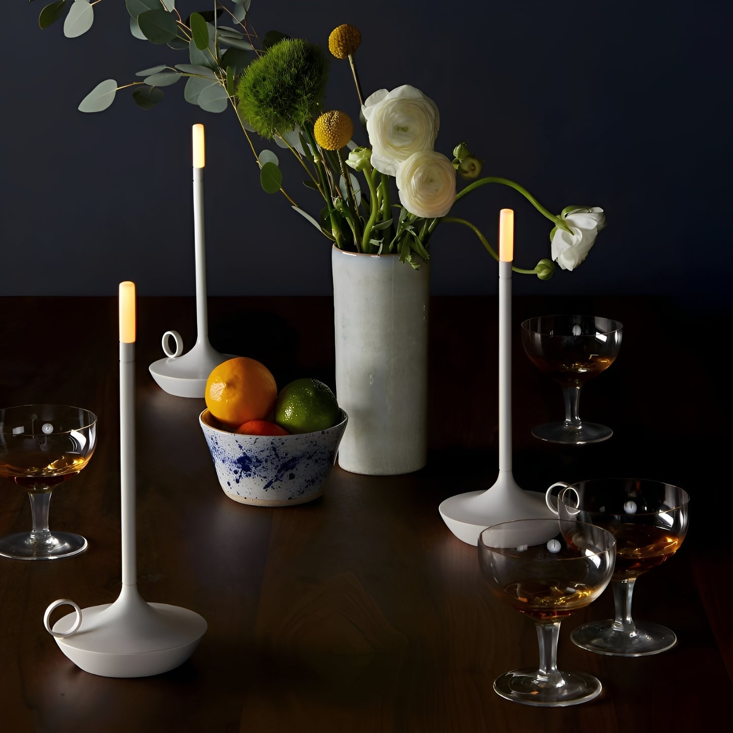 Nina – Tragbare Tischlampe im Zylinderd design