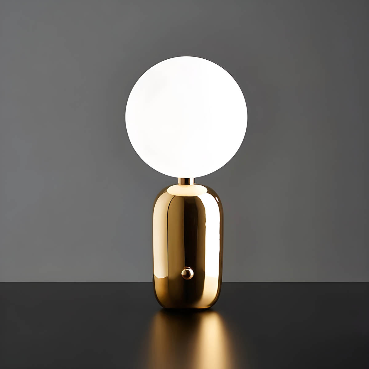Svala – Postmoderne nordische Nachttischlampe