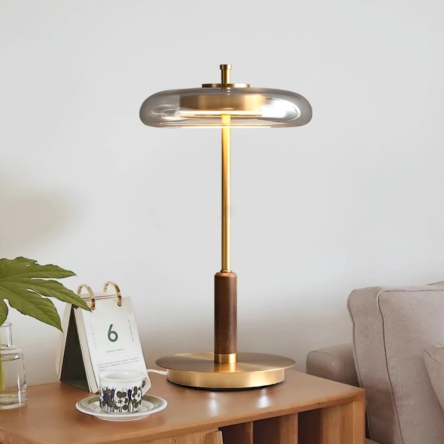 Redondo – Elegante LED-Tischlampe aus Metall und Glas