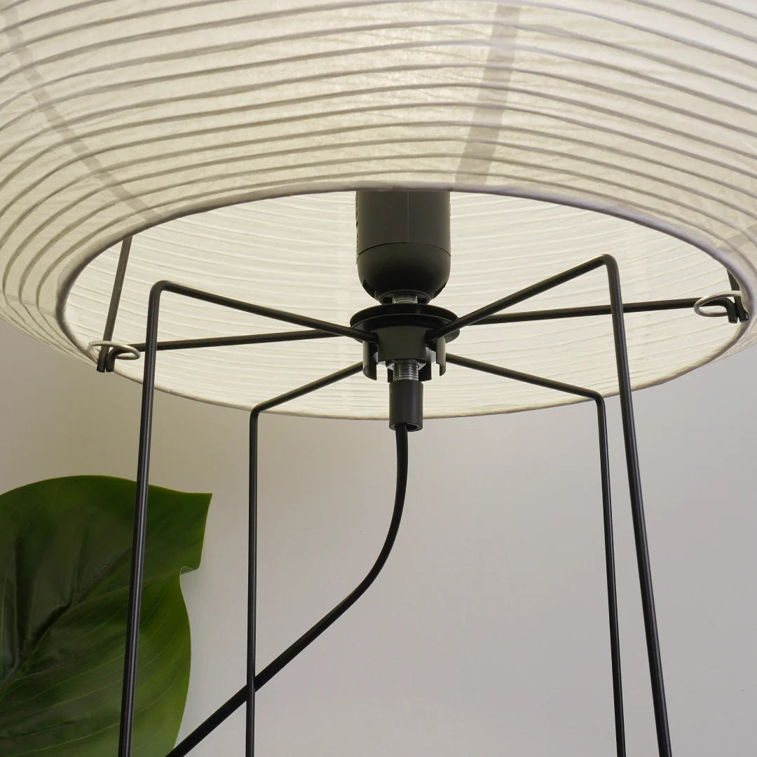Takumi – Japanische Stehlampe aus Xuan-Papier