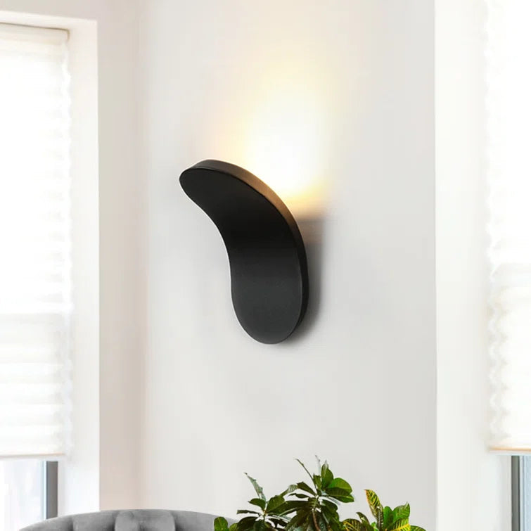 Orina – Exquisite Nordische Designer-Wandleuchte