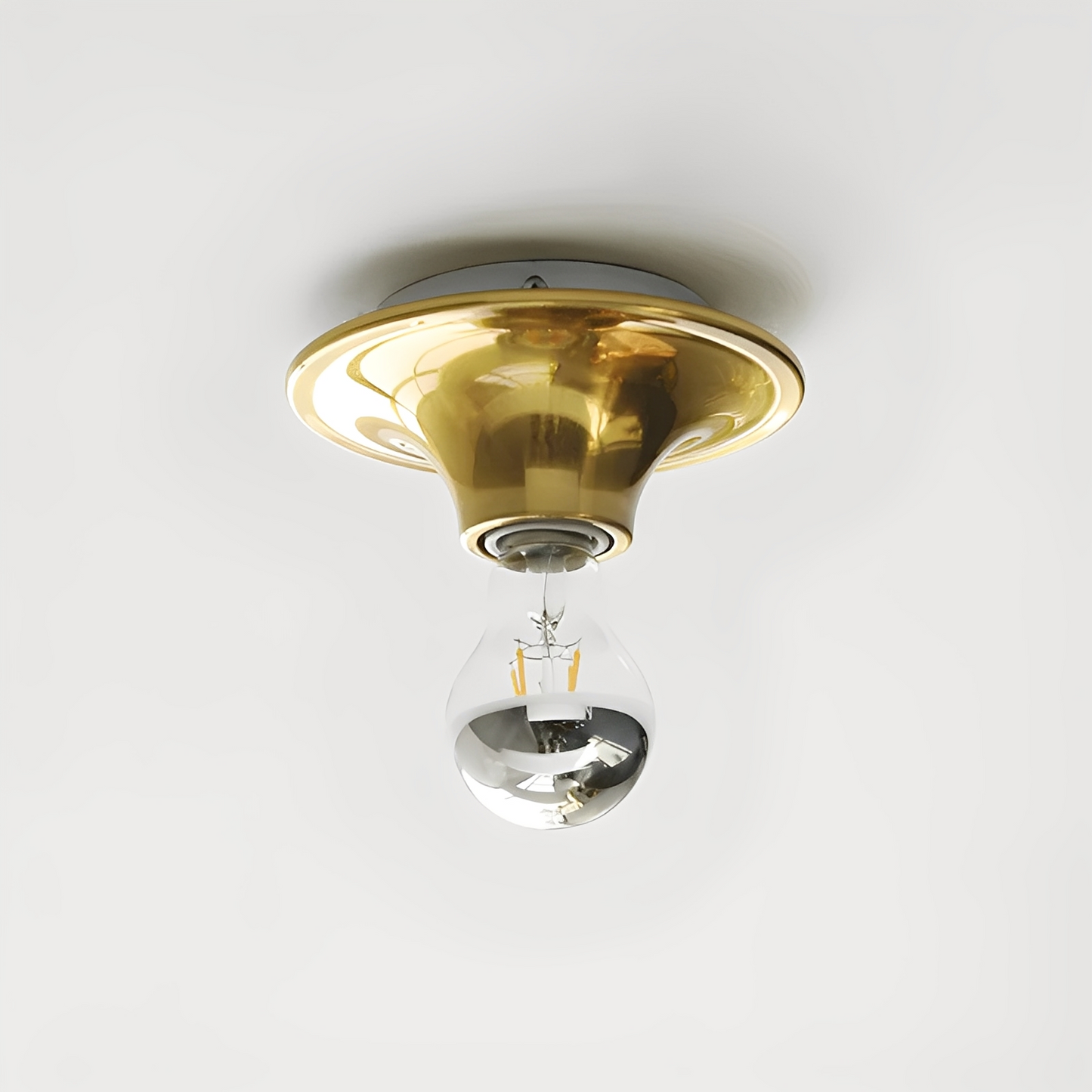 Maxim – Retro-Inspirierte Wandlampe