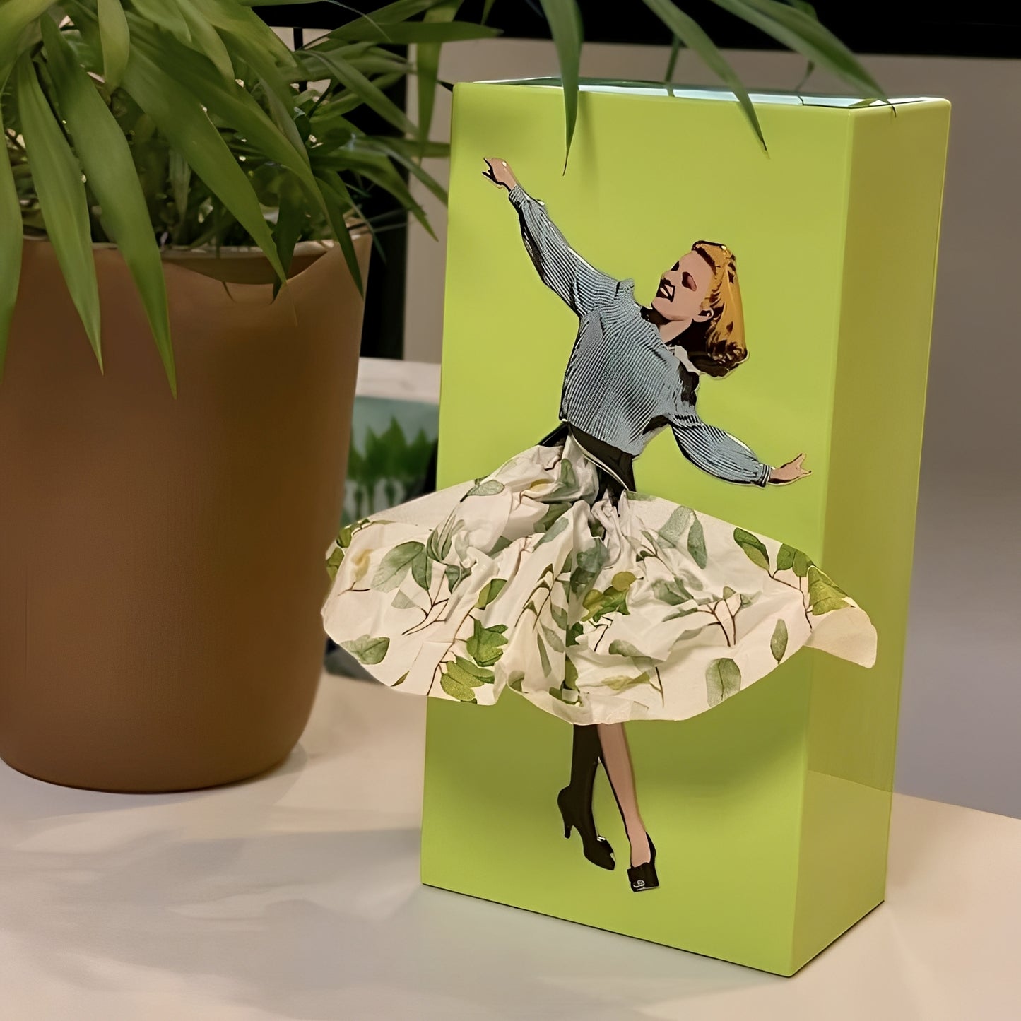 Mira – Taschentuchbox im Tutu-Design