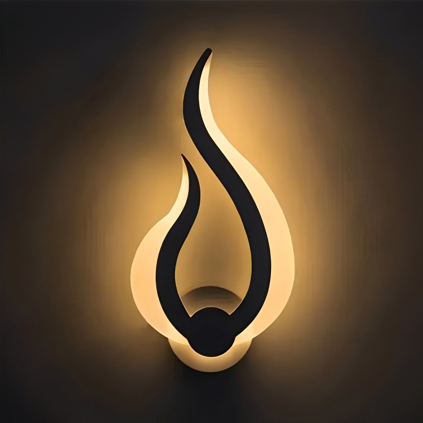CandleFlicker – Flammenförmige Wandleuchte