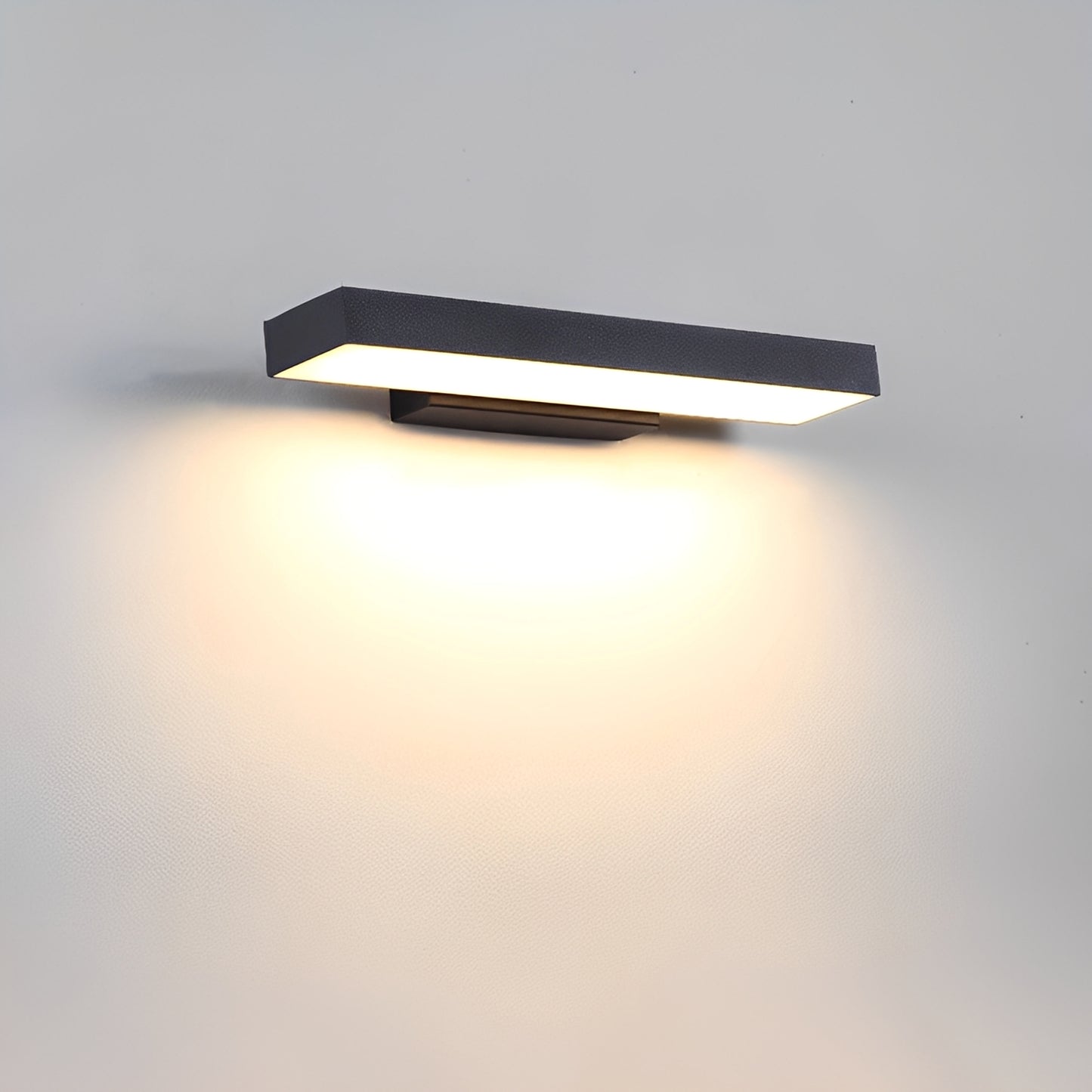 Leona – Moderne Edelstahl Außenleuchte mit Sensor
