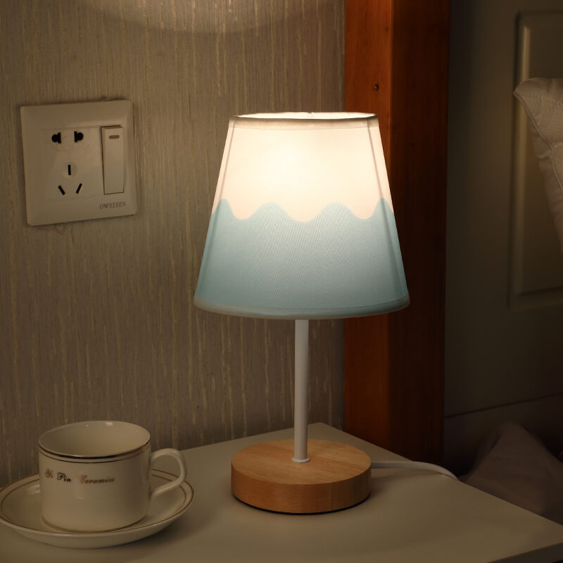 Tzuyie – Nordische Vintage LED Tischlampe