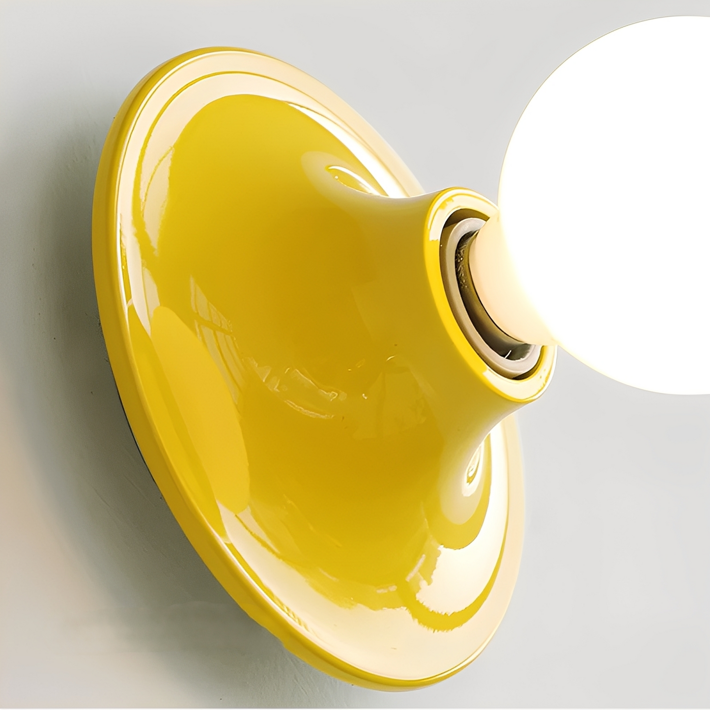 Maxim – Retro-Inspirierte Wandlampe