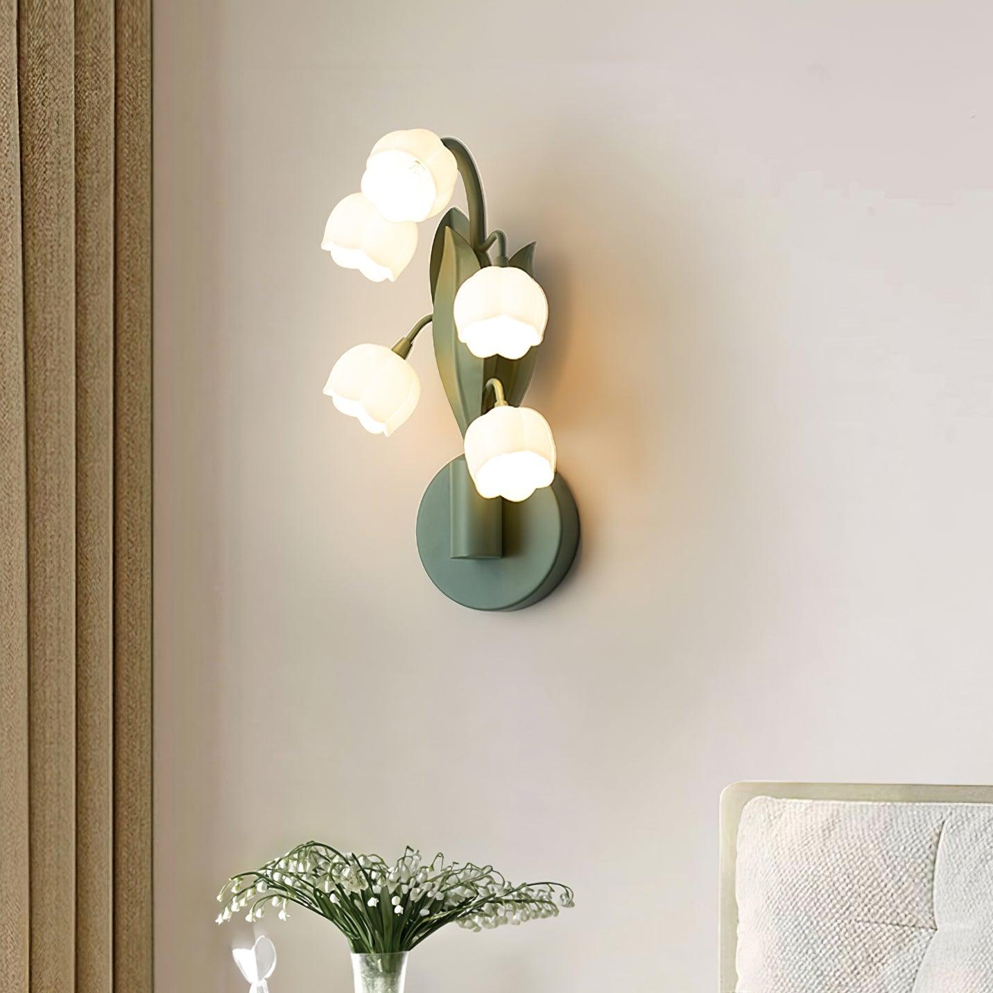 Louise – Elegante Orchideen-Wandlampe
