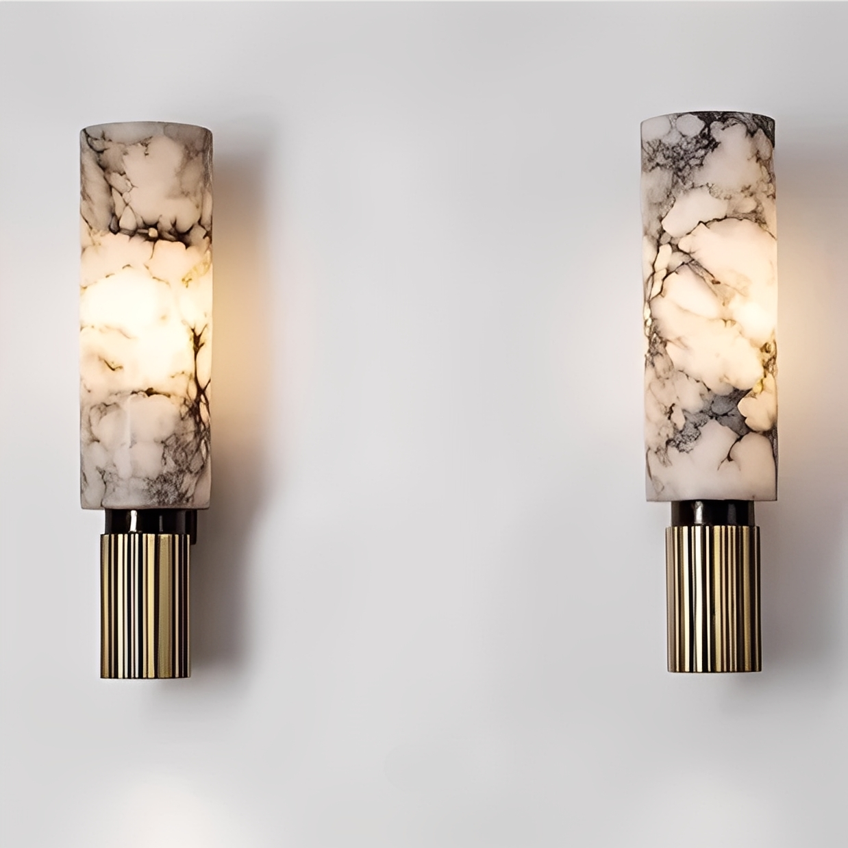 Ayame – Wandlampe aus Spanischem Naturmarmor