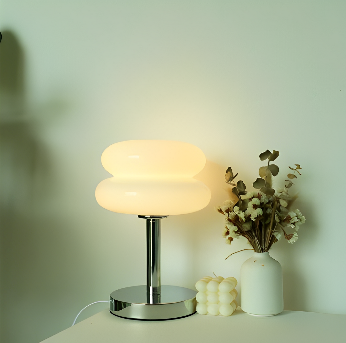 Eleni – Cremefarbene Glas Tischlampe im Retro-Stil