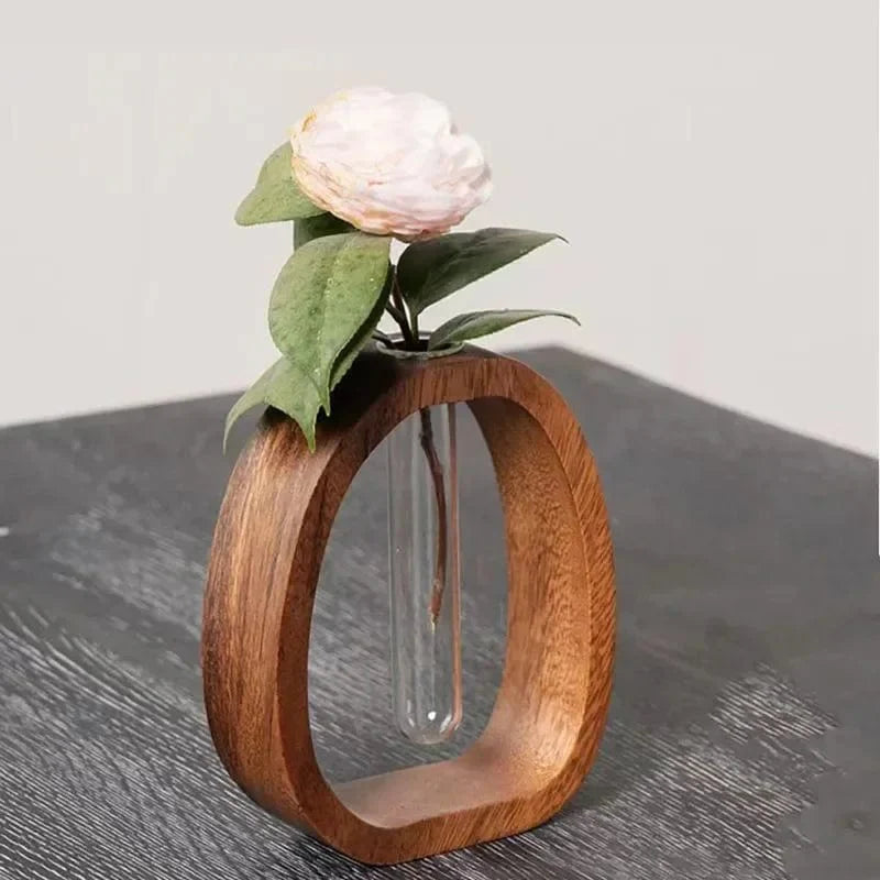 Nysa – Holzvase mit asiatisch-inspirierter Ästhetik