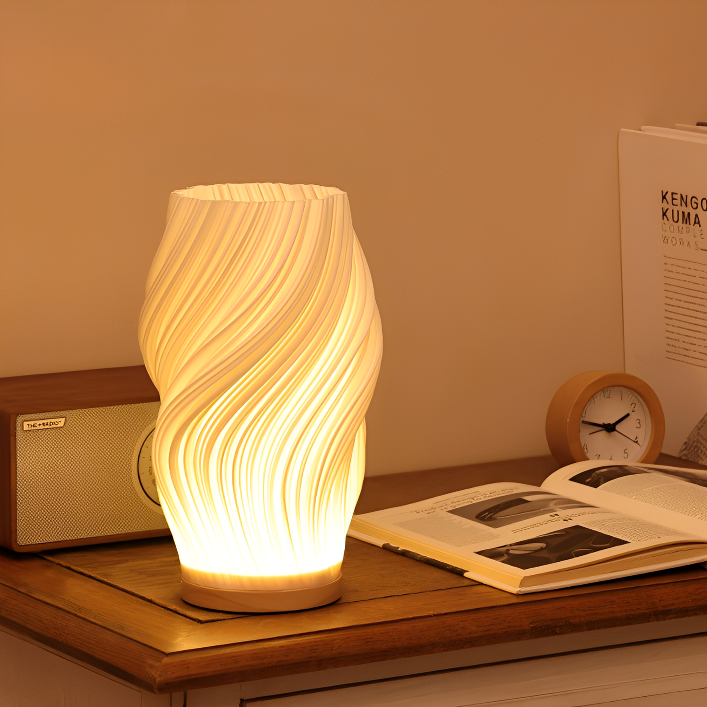Yani – Nordische Nachttischlampe