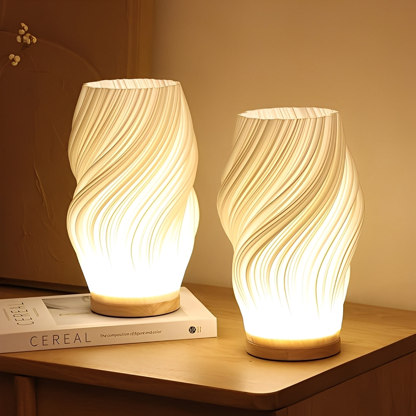 Yani – Nordische Nachttischlampe