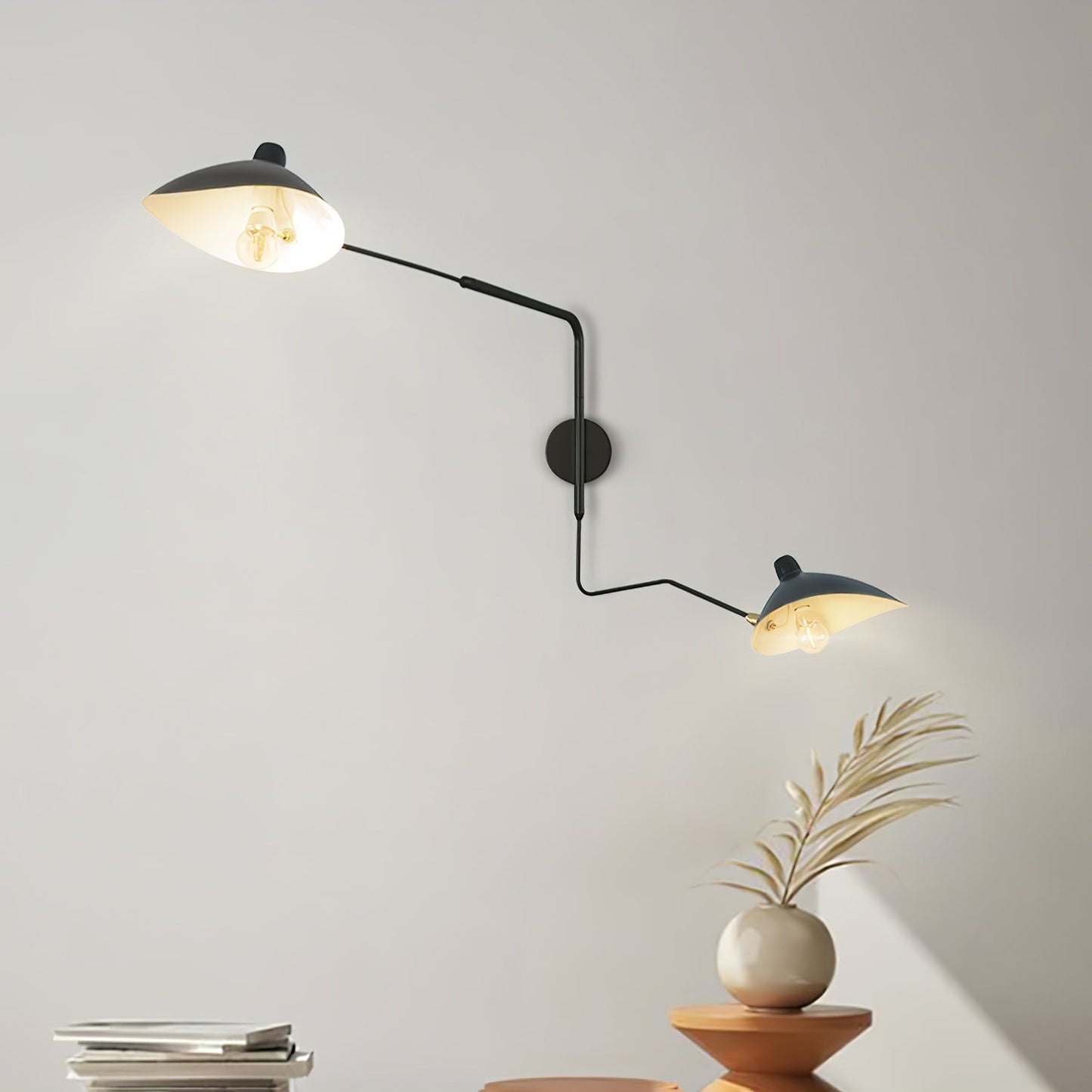 Noelia – Moderne Wandleuchte aus Schmiedeeisen