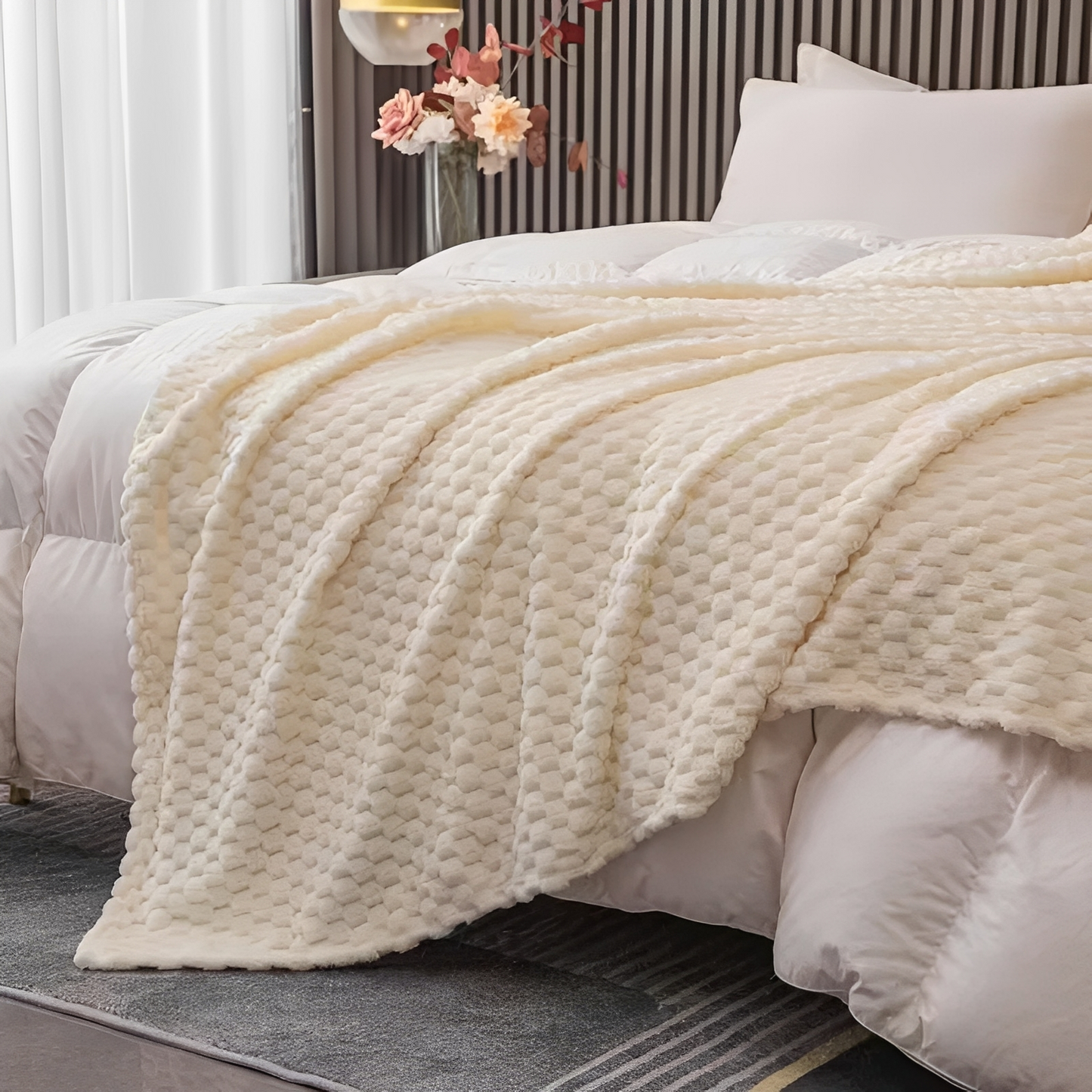 Bianca – Multifunktionale Flanell-Decke in Uni