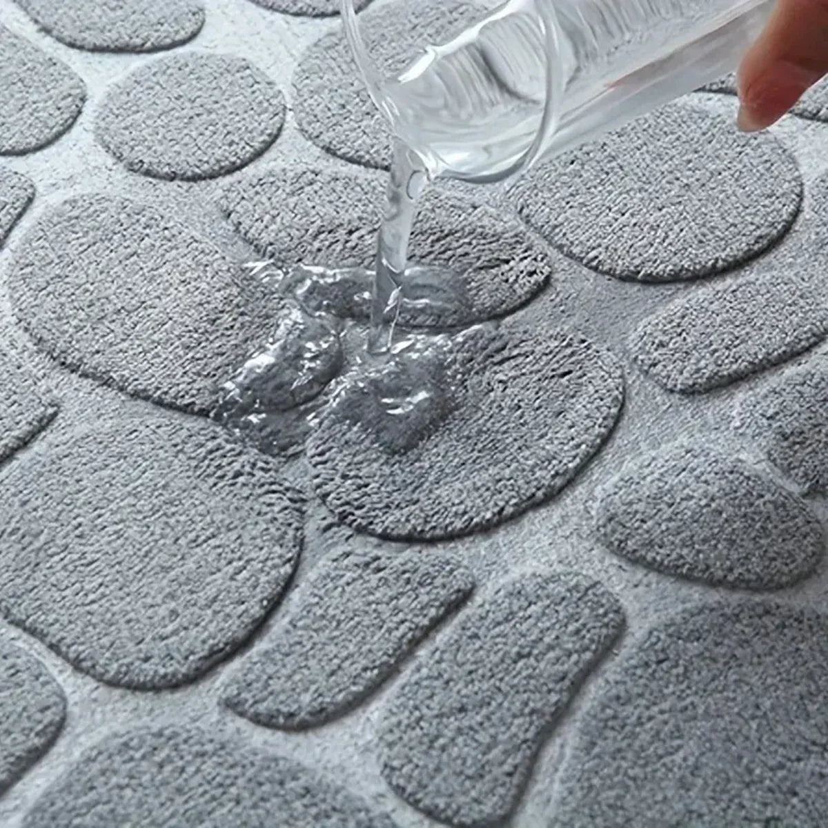 WasserBlitz – Ultrasaugfähiger, rutschfester Badteppich mit Schnelltrocken-Effekt