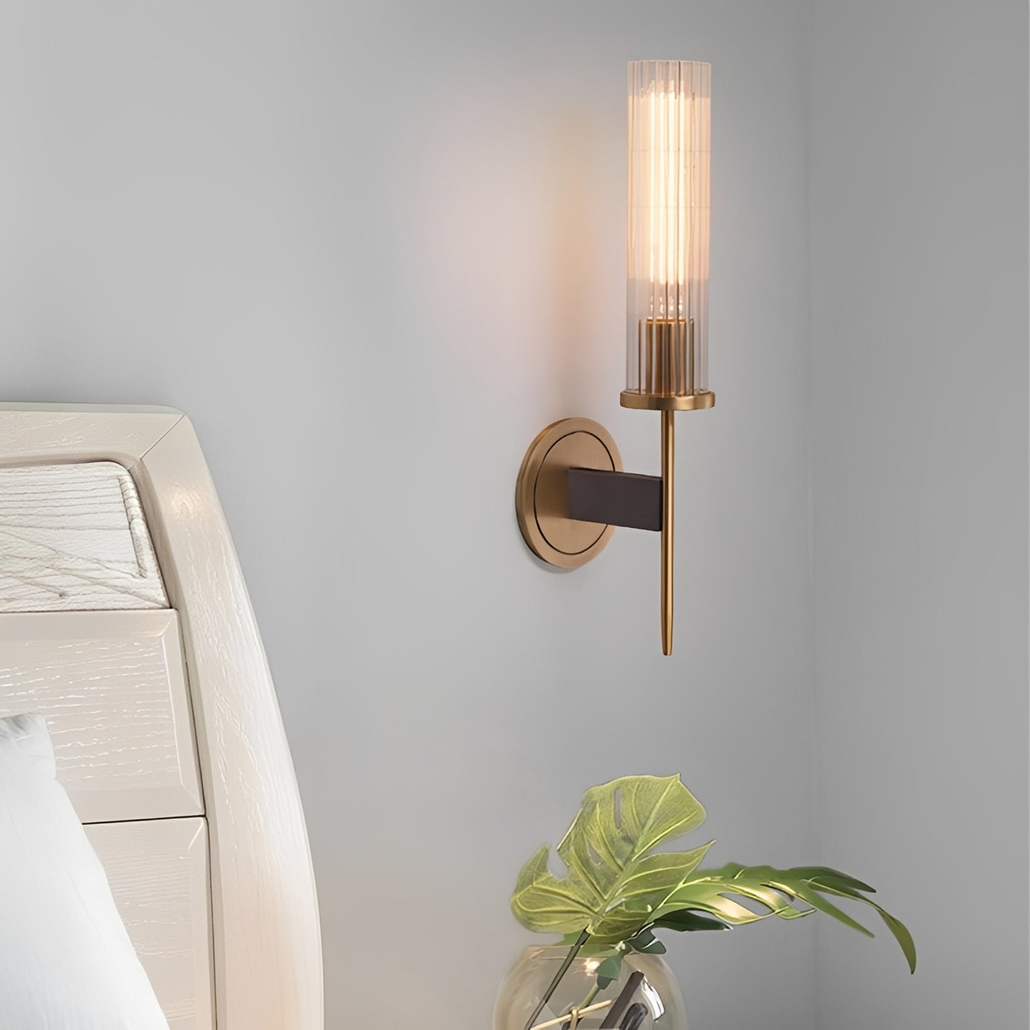 Ivo – Postmoderne Glas-Wandleuchte