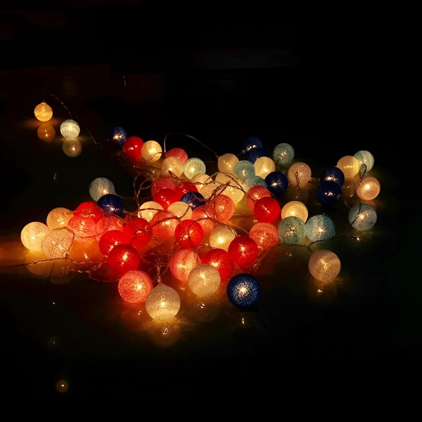 Hazel – Bunte LED-Kugellichterkette aus Baumwolle