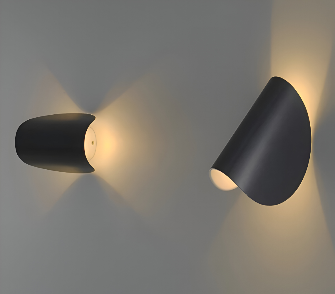 Arcuno – Schwenkbare Metall-Wandlampe