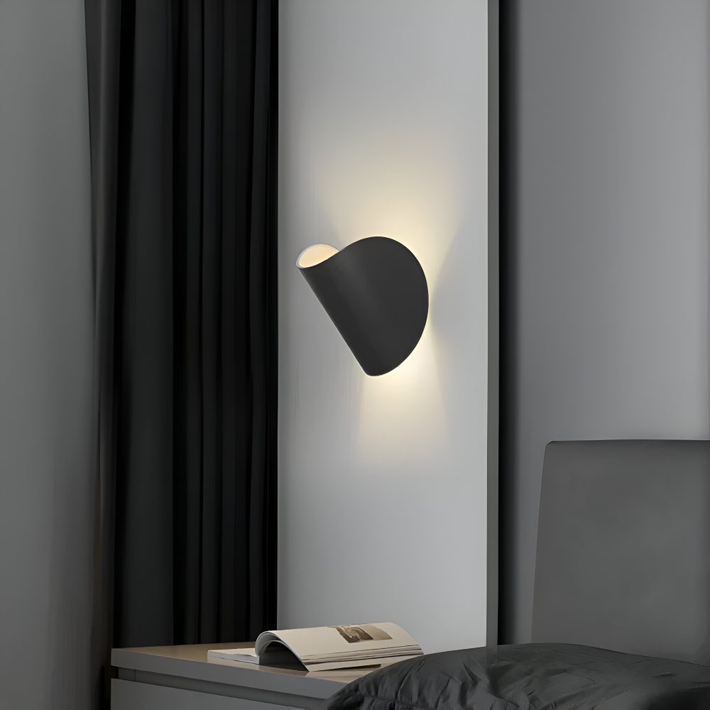 Arcuno – Schwenkbare Metall-Wandlampe