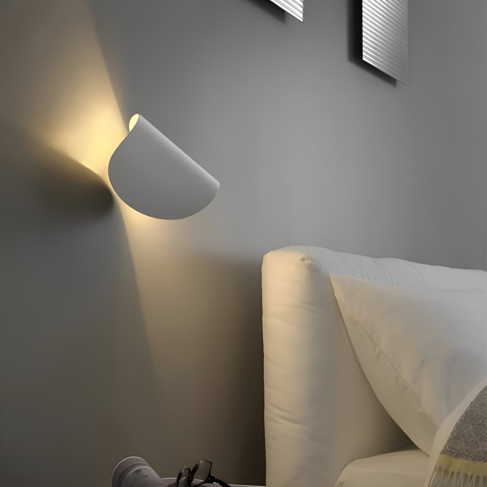 Arcuno – Schwenkbare Metall-Wandlampe