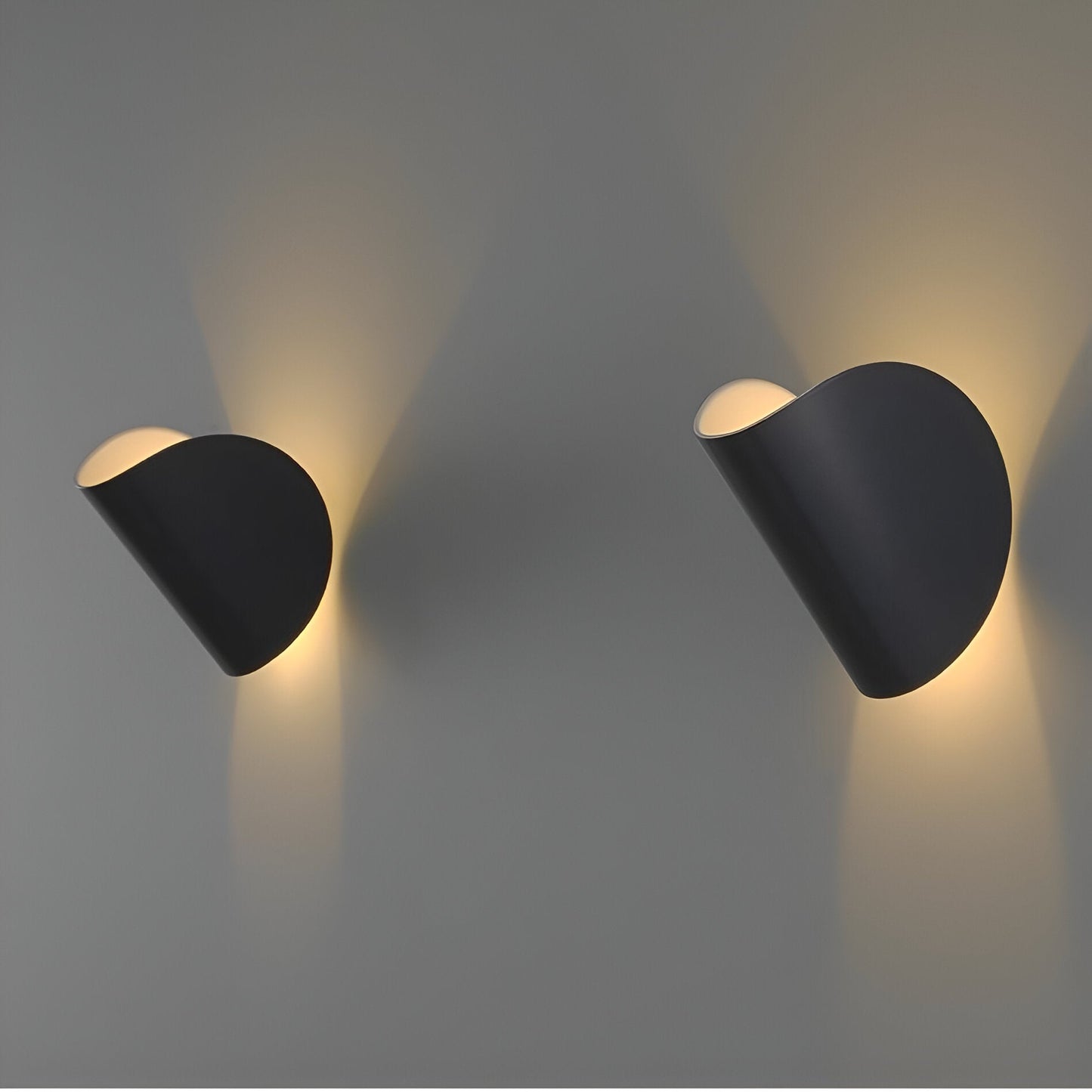 Arcuno – Schwenkbare Metall-Wandlampe