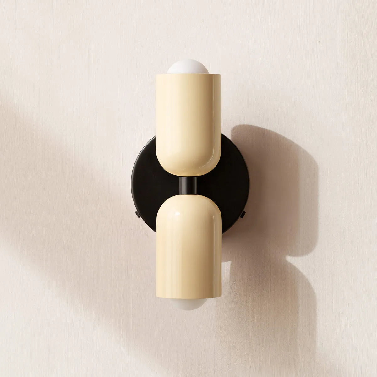 Maki – Moderne Doppelkopf-Wandleuchte