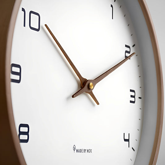 Janice – Skandinavische Wanduhr im minimalistischen Holzdesign