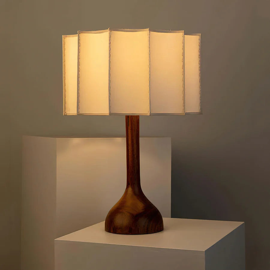 Kaito – Moderne Tischlampe im japanischen Stil