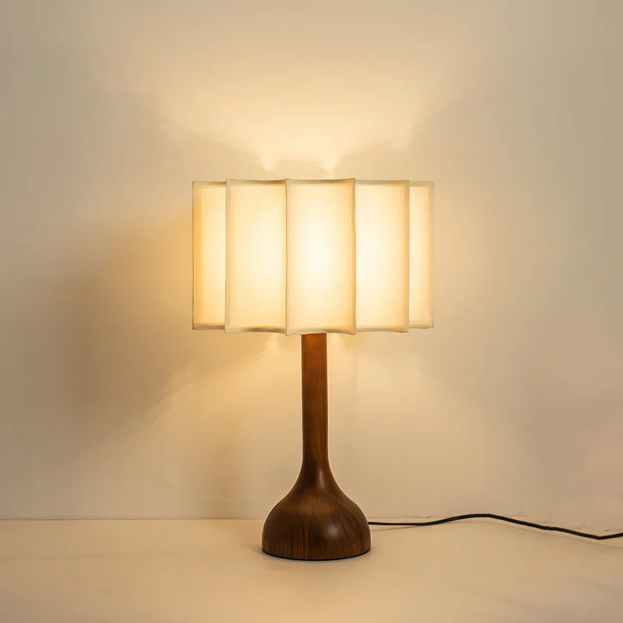 Kaito – Moderne Tischlampe im japanischen Stil