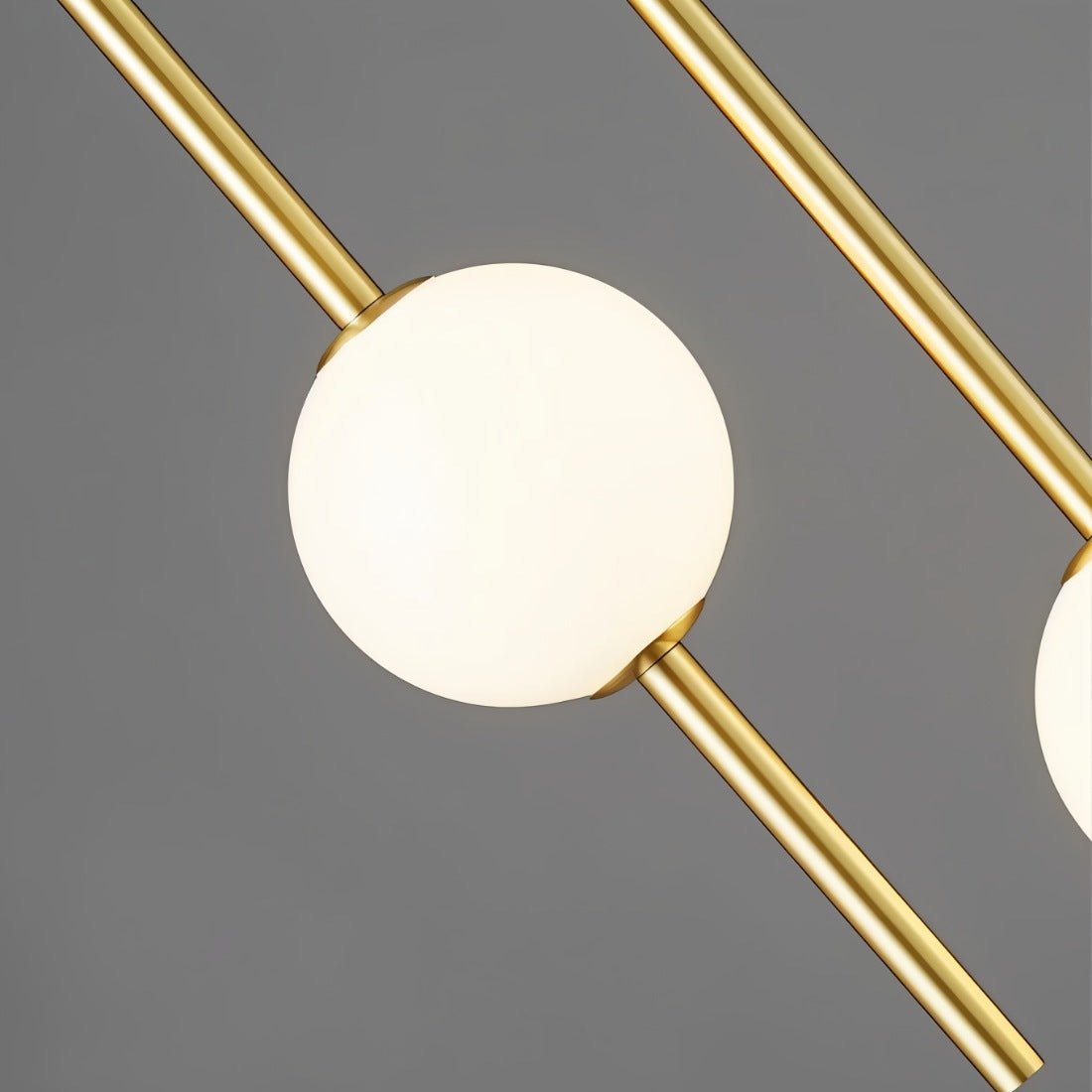 Goten – Elegante Hängeleuchte mit Kugeldesign