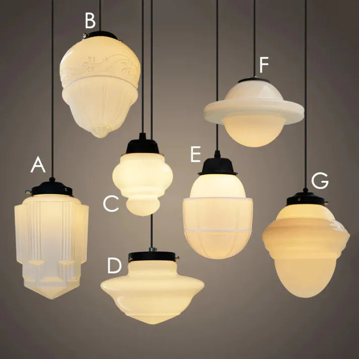 Liv – Alte weiße Glaslampe mit geometrischem Design