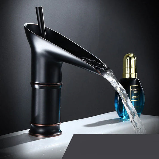 Mirelia – Retro Wasserfallarmatur