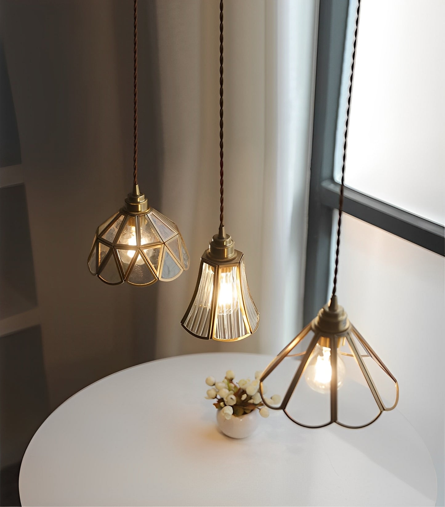 Clara – Pendelleuchte aus Glas mit Stoffkabel