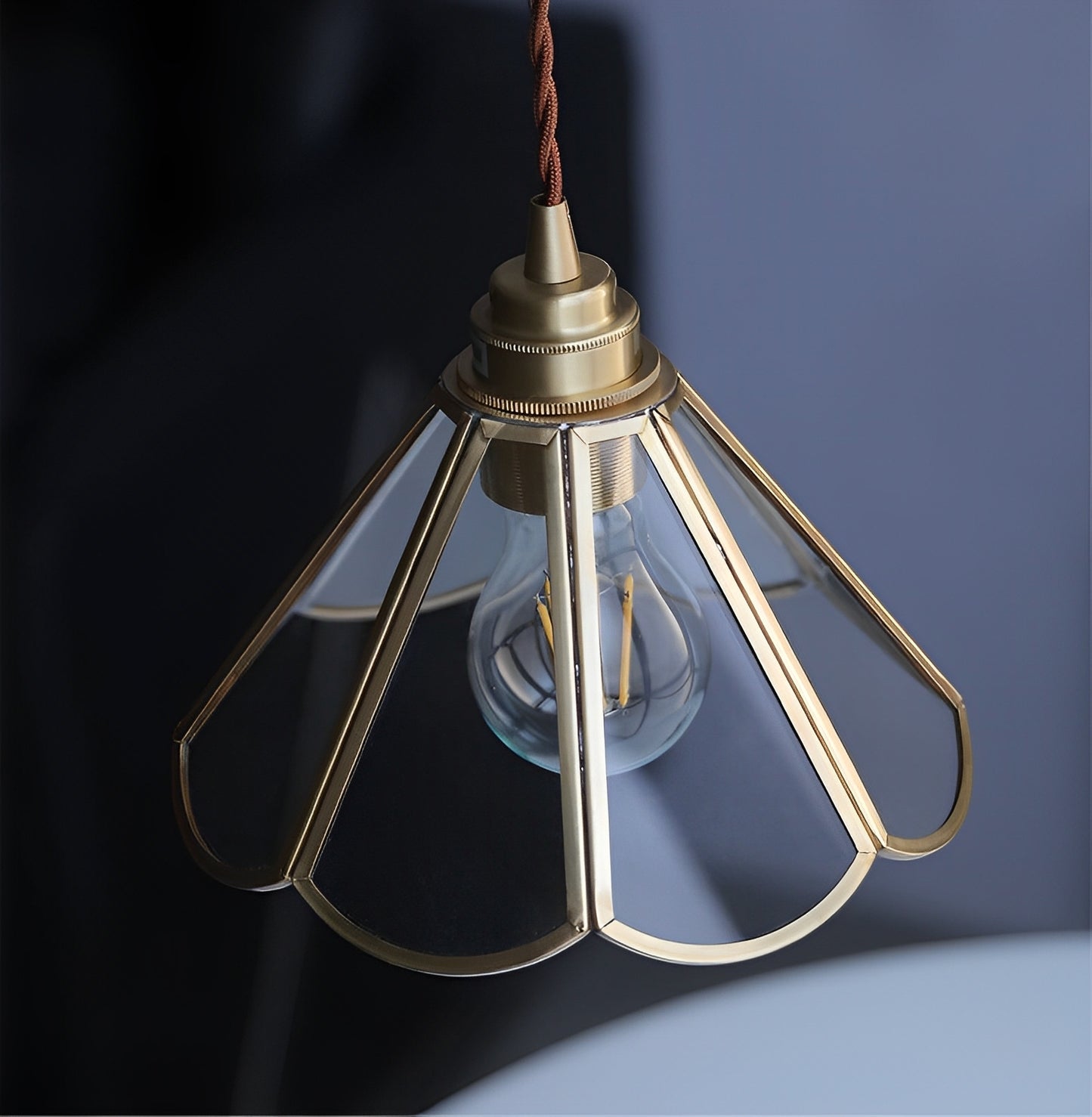 Clara – Pendelleuchte aus Glas mit Stoffkabel