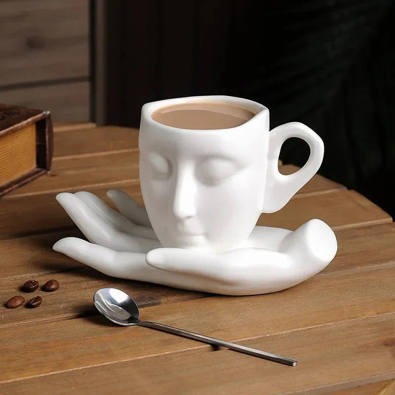 BrewFace – Kaffeetassen im Gesichtsstil für minimalistische Ästhetik