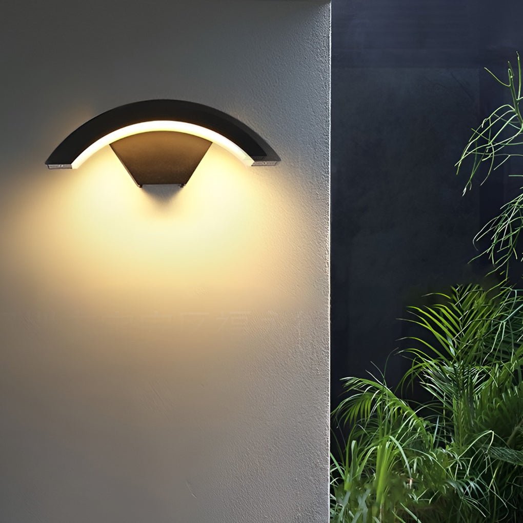 Akagi – Gebogene LED Außenwandleuchte