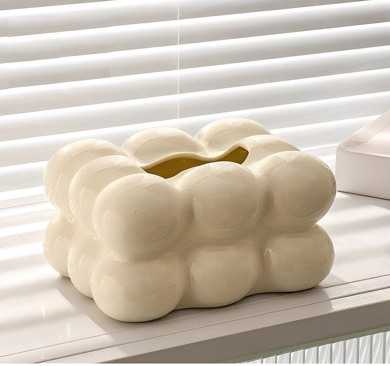 Reiko – Elegante Taschentuchbox aus Keramik