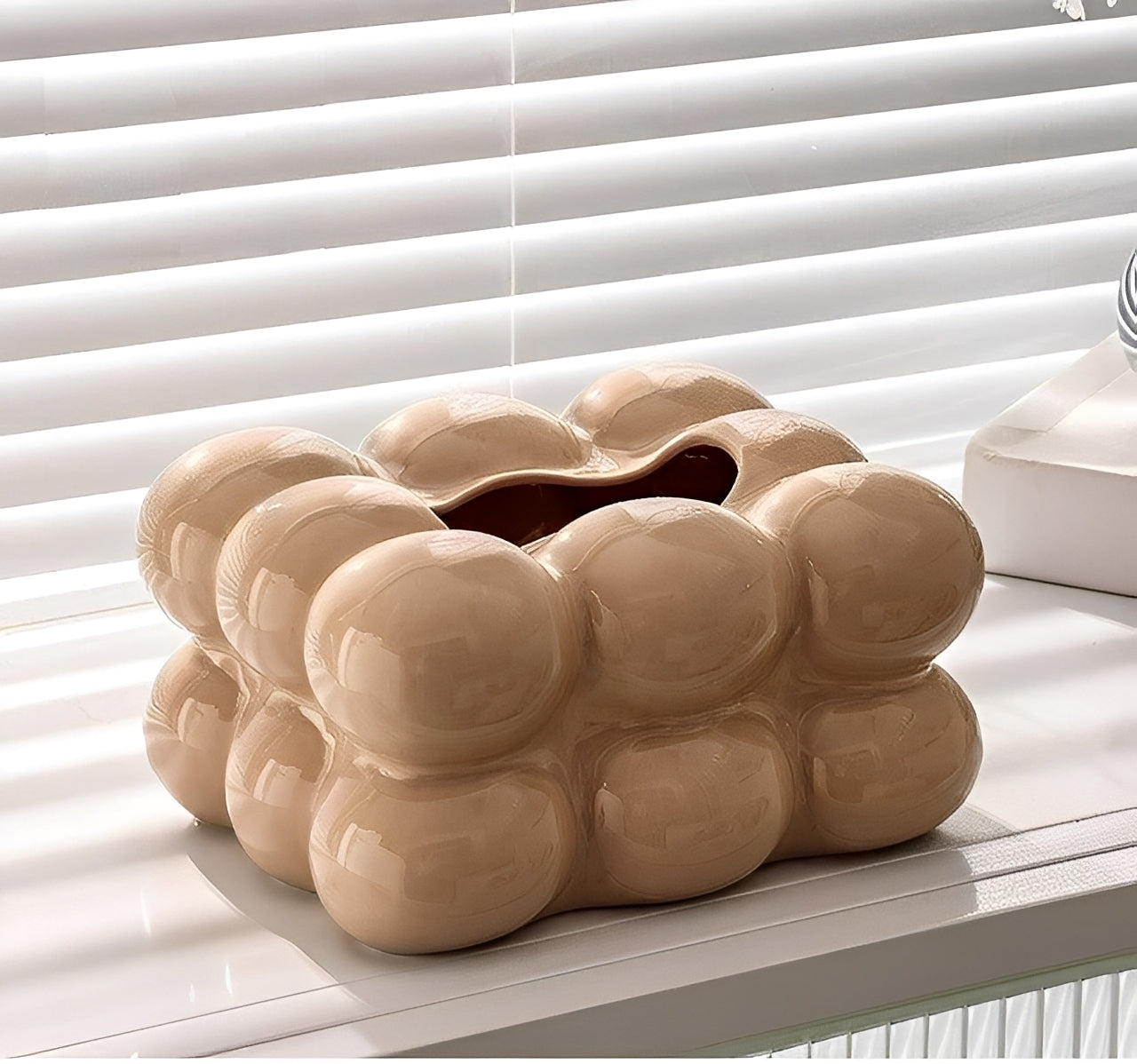 Reiko – Elegante Taschentuchbox aus Keramik