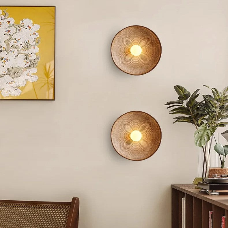 Haru – Dekorative Nachttisch-Wandlampe