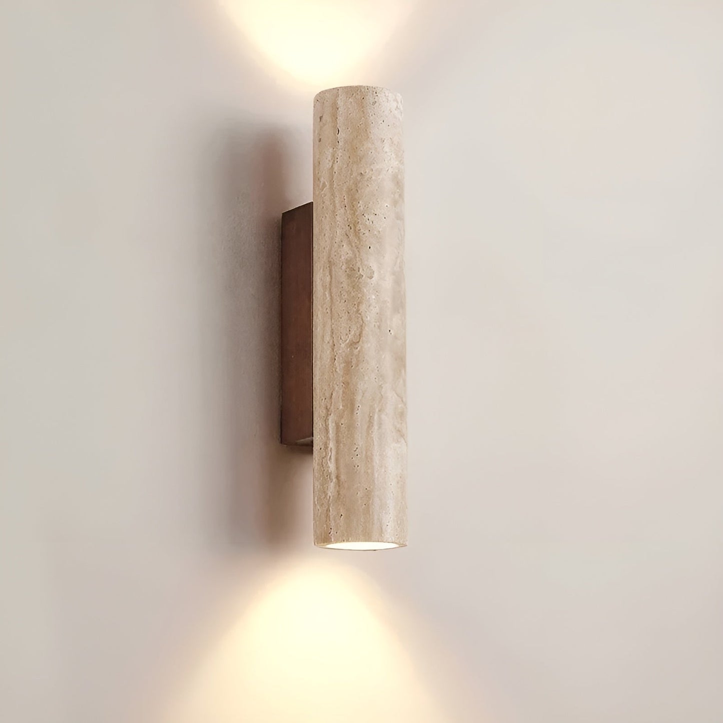 Adrian – Moderne Travertin-Wandlampe
