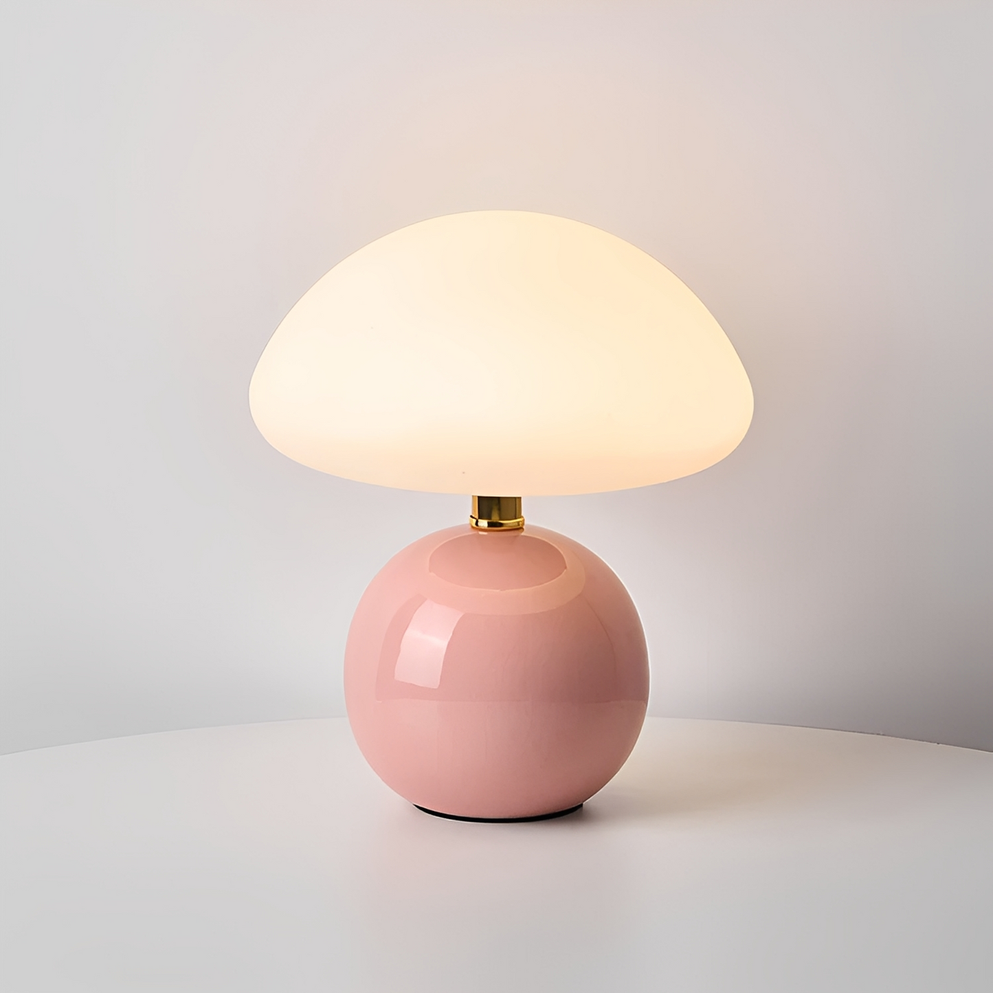 Nelly – Moderne Pilz-Tischlampe im Frost-Design