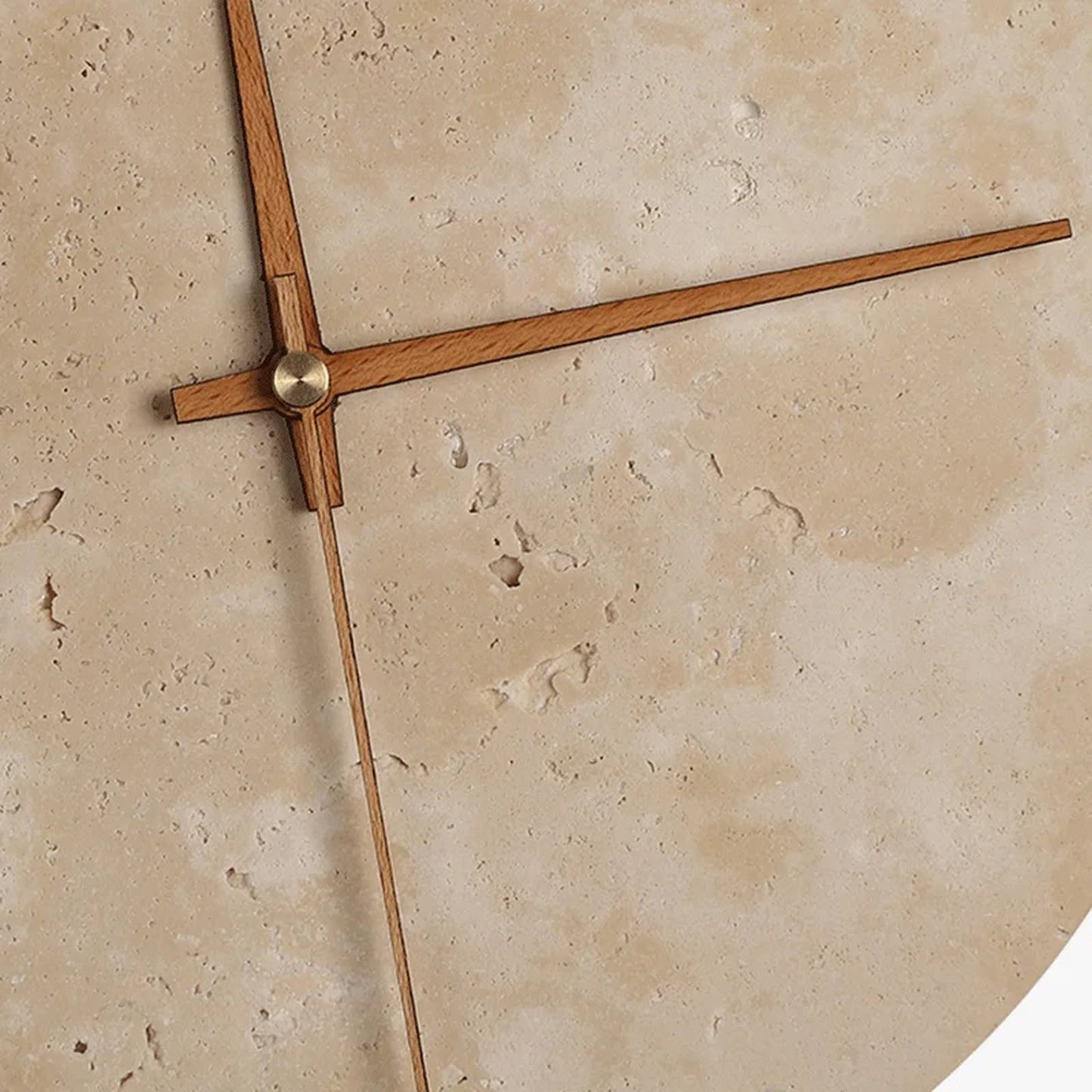 Solin – Runde Wanduhr in Steinoptik